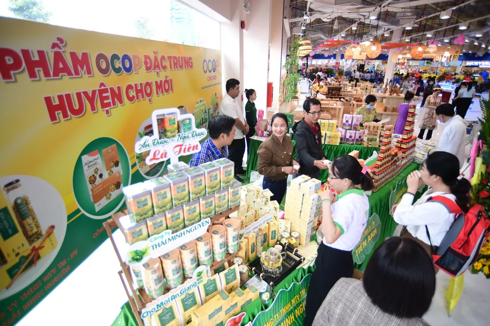 coopmart-coopxtra-dua-dac-san-dia-phuong-vao-mua-kinh-doanh-tet-726.jpg