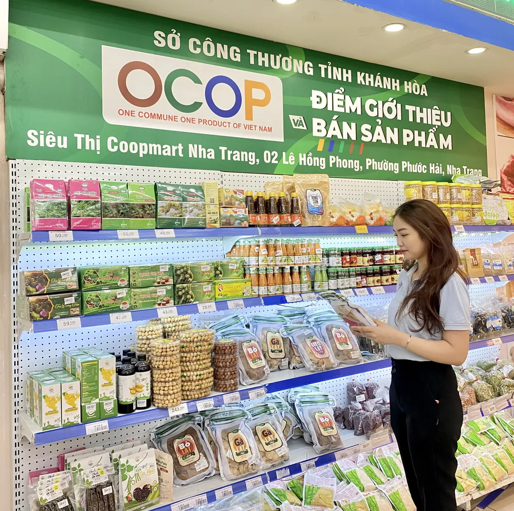 HÀNG OCOP ĐƯỢC CO.OPMART, CO.OPXTRA TRƯNG BÀY VÀ GIỚI THIỆU ĐẾN KHÁCH HÀNG.jpg