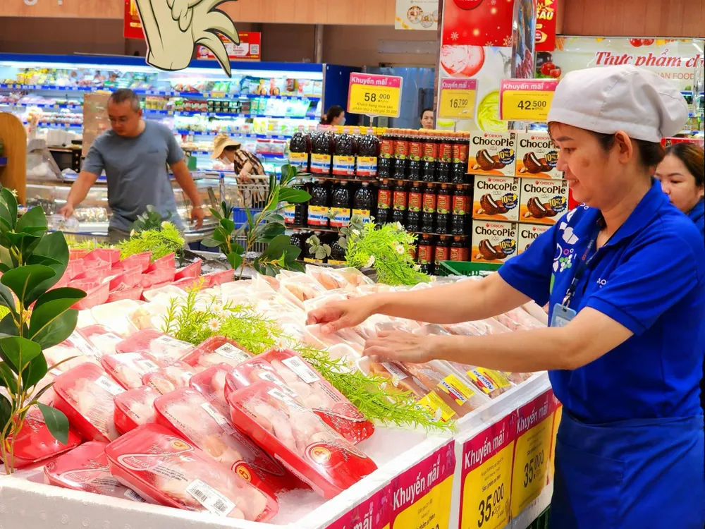 Đùi gà, cánh gà ... đồng giá 35.000 đ.jpg