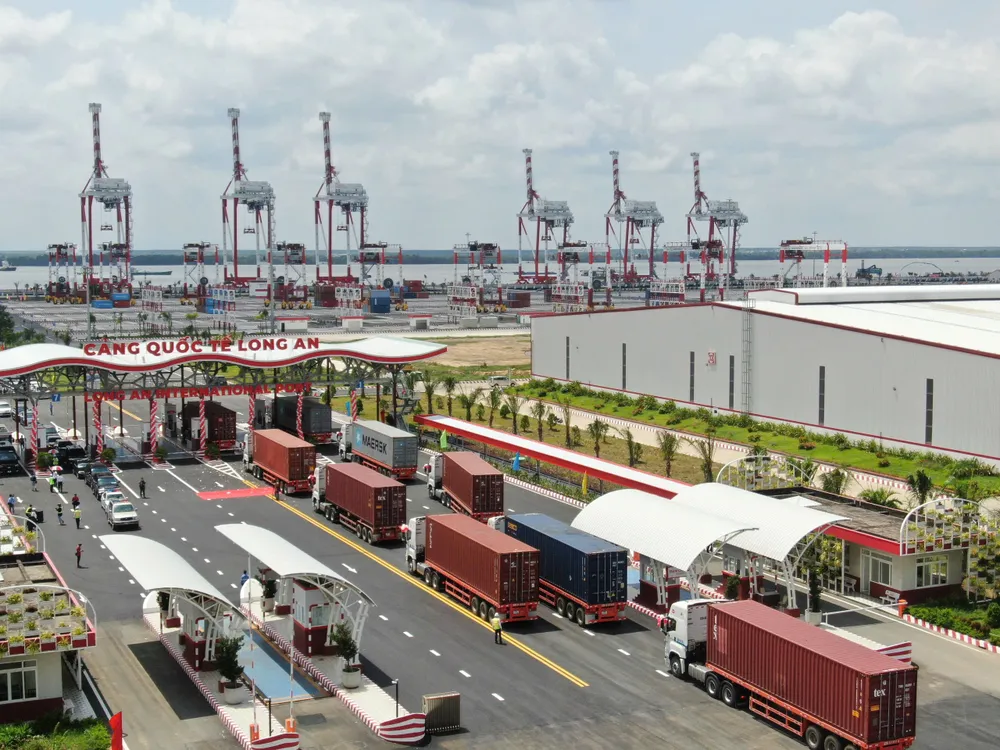 cảng long an.jpg
