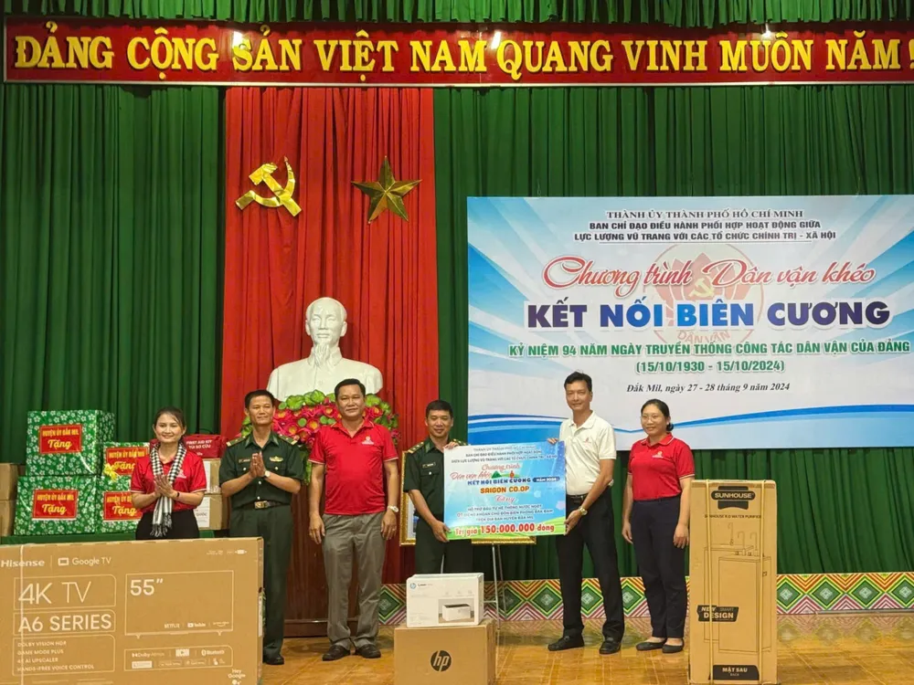 CO.OPMART DAKNONG HỖ TRỢ GIẾNG KHOAN CHO ĐỒN BIÊN PHÒNG HUYỆN DAK MIL.JPG