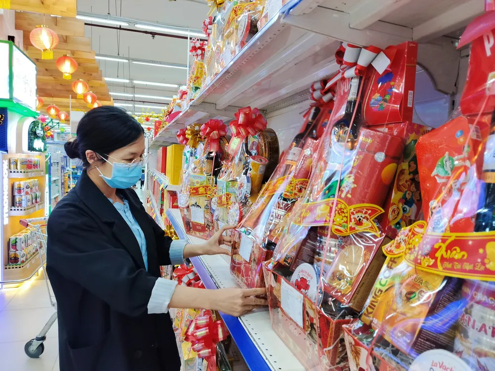 Co.opmart, Co.opXtra trưng bày hơn 100 mẫu giỏ quà Tết.jpg