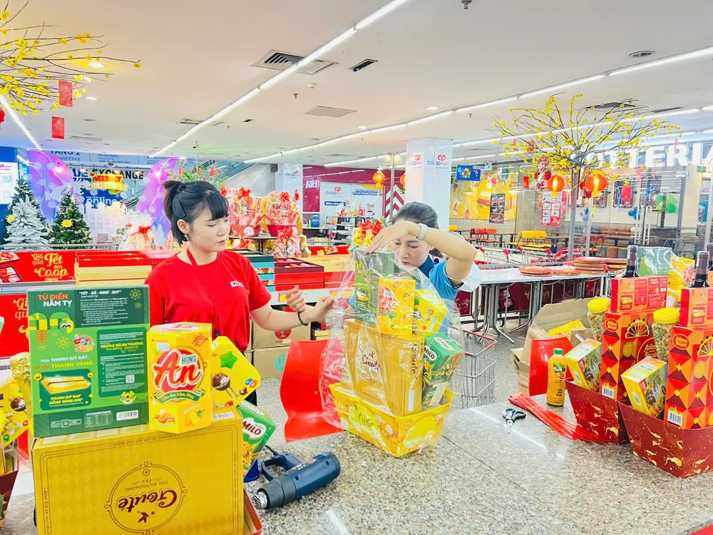 Giỏ quà tết Co.opmart, Co.opXtra có giá đa dạng, mẫu mã phong phú.jpg