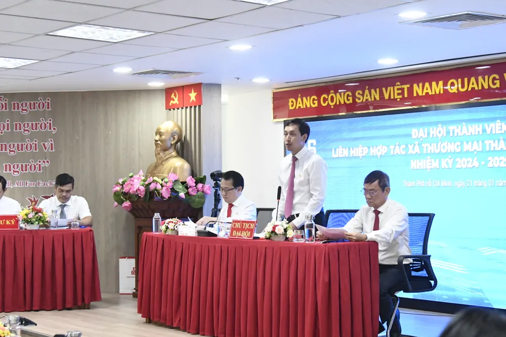 ĐOÀN CHỦ TỊCH ĐIỀU HÀNH ĐẠI HỘI.JPG