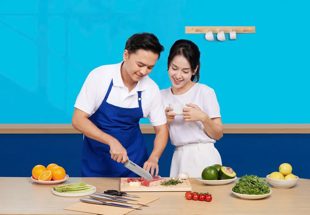 Cặp đôi nghệ sĩ Tú Vi và Văn Anh là đại sứ thương hiệu đồng hành cùng chương trình