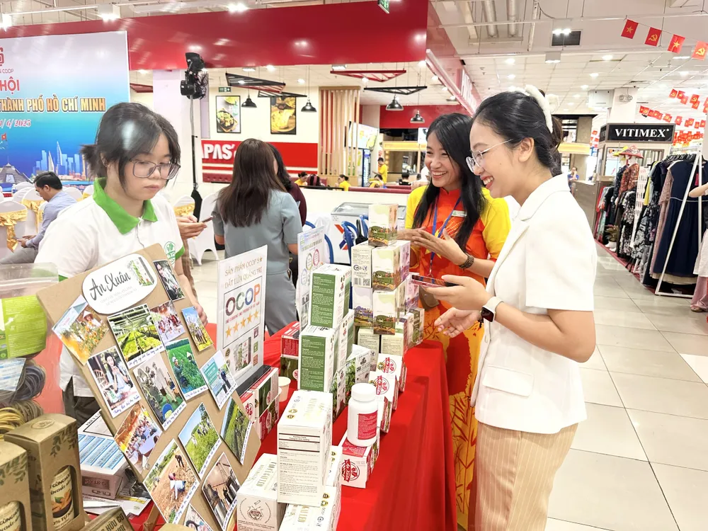 Sản phẩm đặc sản tỉnh Quảng Trị đang được bày bán tại các điểm bán của Saigon Co.op