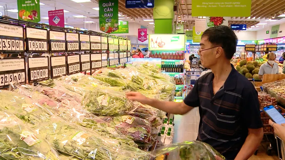 Người tiêu dùng ưu tiên lựa chọn mua hàng hóa tại Co.opmart