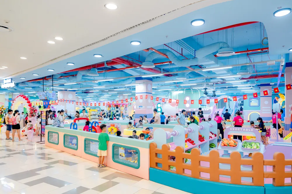 Hình 3_TTTM SC VivoCity KỶ NIỆM MỘT THẬP KỶ PHÁT TRIỂN.jpg