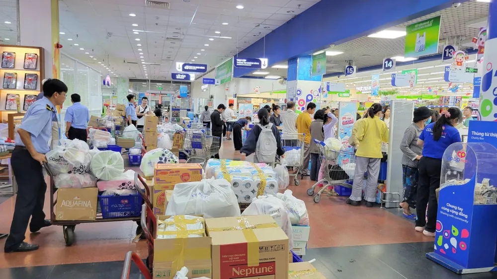 Co.opmart Quy Nhơn tiếp nhận lượng đơn hàng Online cao gấp nhiều lần so với ngày thường  .jpg