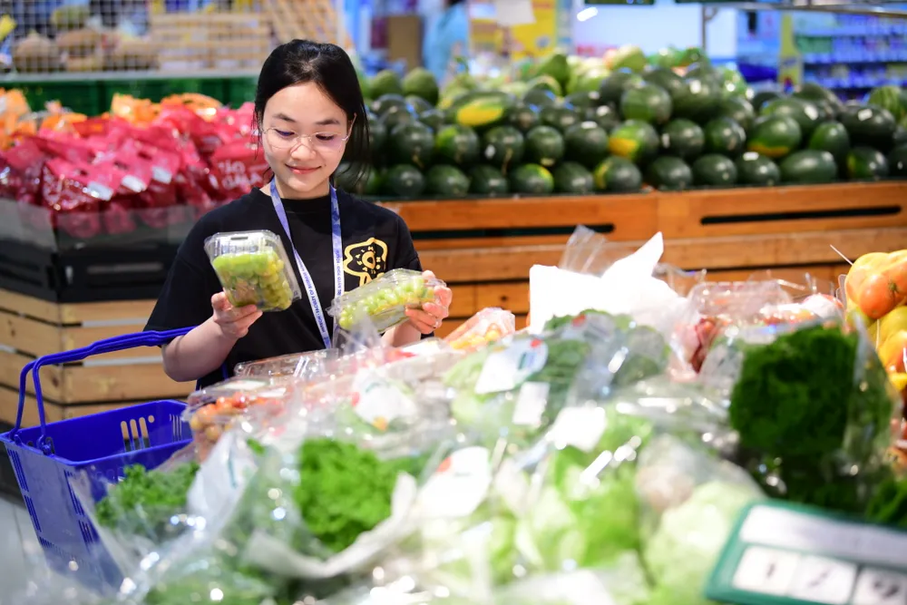 Rau củ và thực phẩm tươi sống áp dụng mức giảm đến 50_, gia tăng lựa chọn cho bữa cơm ấm cúng ngày 8_3..jpeg