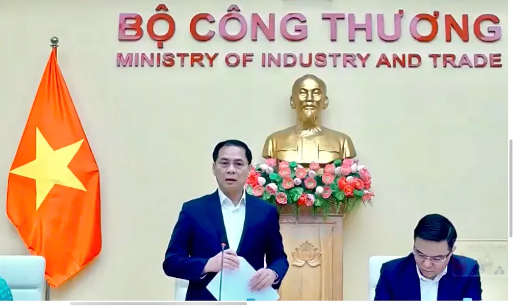 Phó Thủ tướng Bùi Thanh Sơn phát biểu chỉ đạo tại hội nghị. Ảnh Minh Xuân