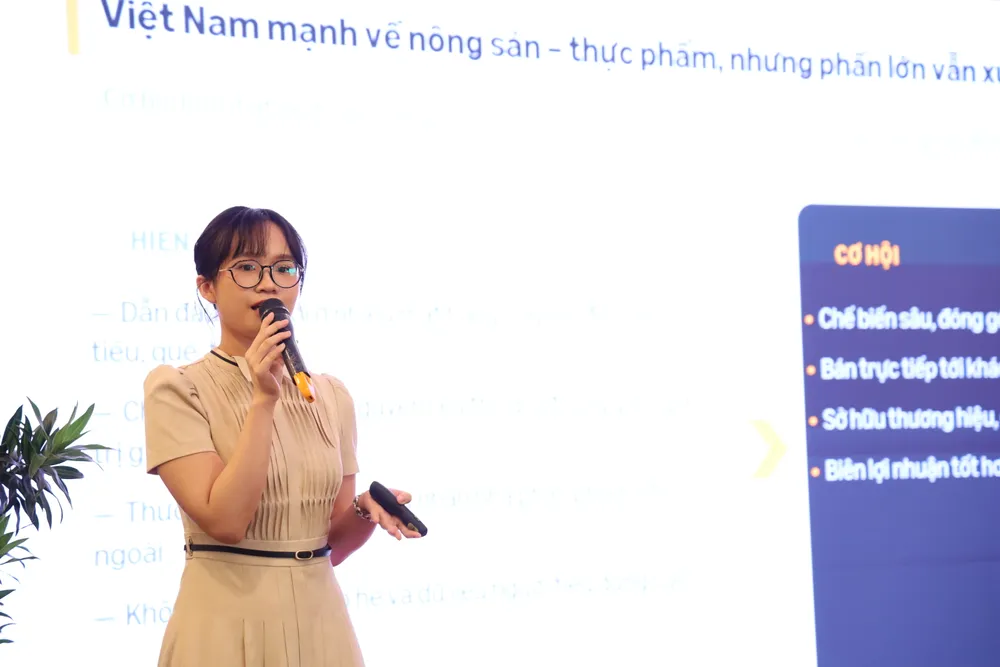 Bà Nguyễn Lê Gia Khánh - Quản lý Tài khoản cấp cao Amazon Global Selling Việt Nam.JPG