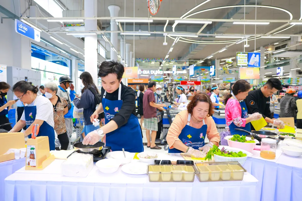Hoạt động _Bếp Việt_ mang đến trải nghiệm chế biến, thưởng thức và khám phá những món ngon đặc trưng của ẩm thực Việt..JPG