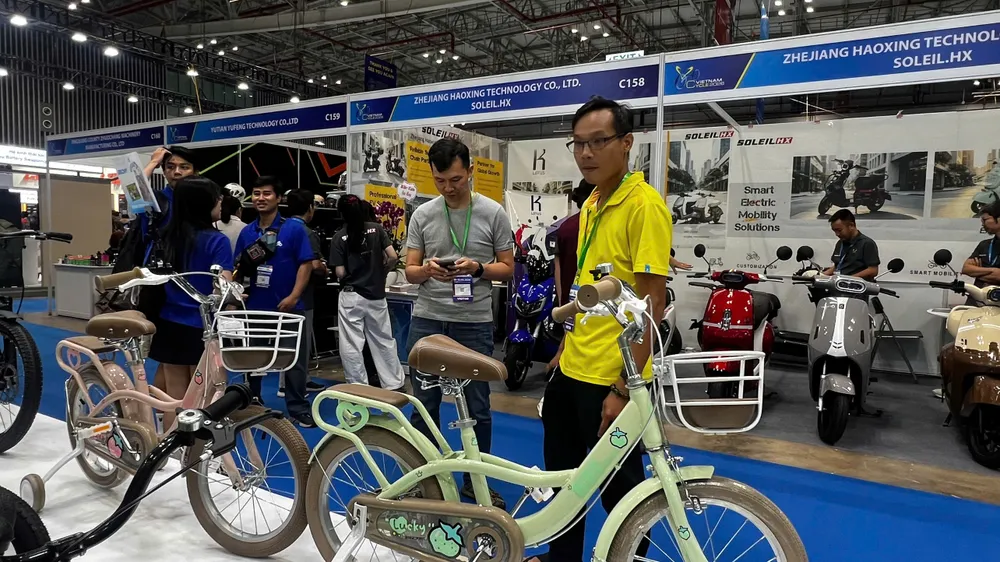 Triển lãm xe thể thao tt.jpg