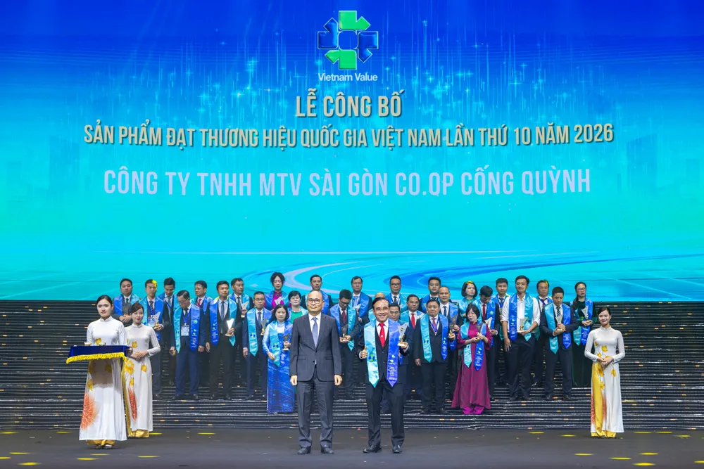GIẢI THƯỞNG CAO QUÝ NÀY LÀ SỰ NỖ LỰC VÀ TẬN TÂM CỦA TOÀN THỂ CBNV SAIGON CO.OP ĐÃ KẾ THỪA VÀ HUN ĐÚC TẠO NÊN THƯƠNG HIỆU SIÊU THỊ QUỐC DÂN.jpg.jpg