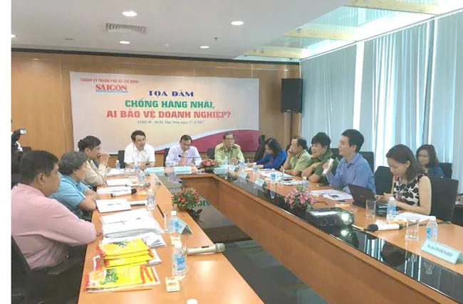 Quang cảnh buổi tọa đàm.