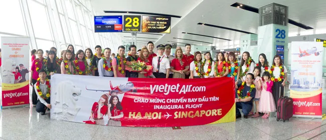 Flashmob Vietjet khuấy động sân bay Changi ảnh 3