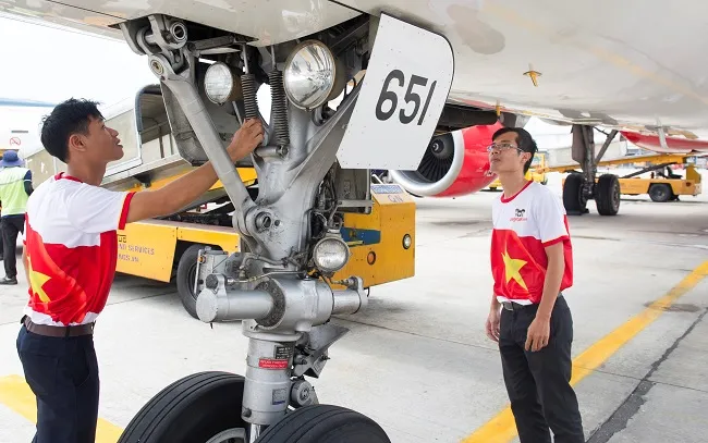 Vietjet: Rực rỡ cờ sao mừng ngày đất nước thống nhất ảnh 6