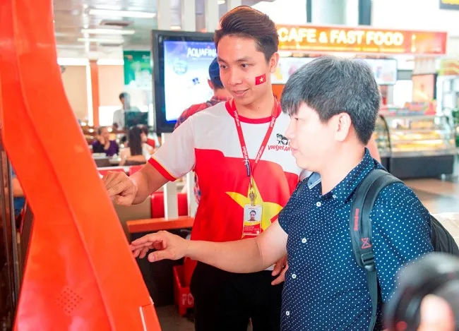 Vietjet: Rực rỡ cờ sao mừng ngày đất nước thống nhất ảnh 8