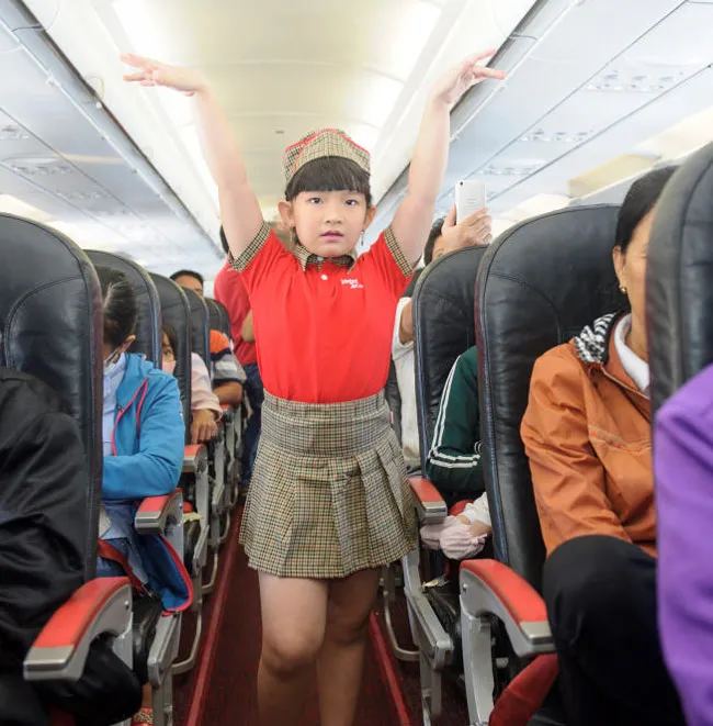 Phi công, tiếp viên “nhí” tưng bừng vui 1-6 cùng Vietjet ảnh 2