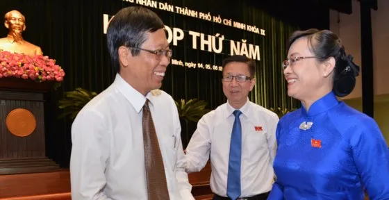 Chủ tịch HĐND TPHCM Nguyễn Thị Quyết Tâm trao đổi cùng Giám đốc Sở Nông nghiệp và Phát triển Nông thôn Nguyễn Phước Trung