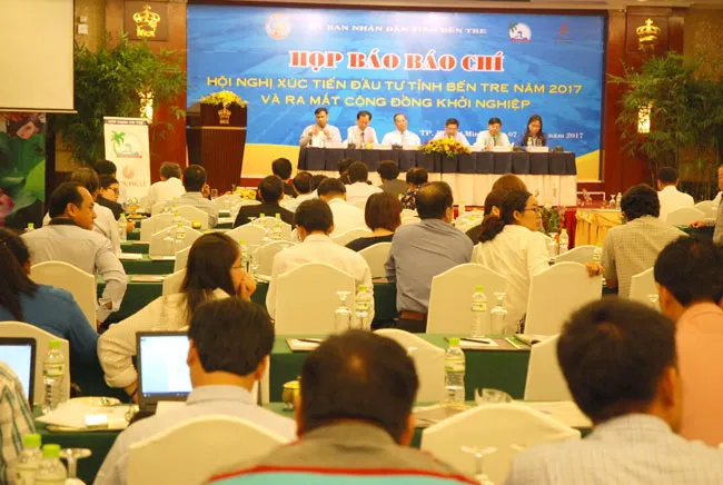 Lãnh đạo UBND tỉnh Bến Tre cung cấp thông tin về Hội nghị xúc tiến đầu tư tỉnh Bến Tre năm 2017