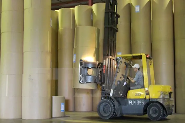 Doanh nghiệp vung tiền mua bảo hiểm cho cán bộ: Có đáng nghi?