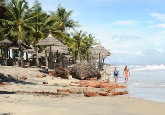 Bờ biển Cửa Đại (Hội An) có nguy cơ sắp bị "xóa sổ" vì bị xói lở