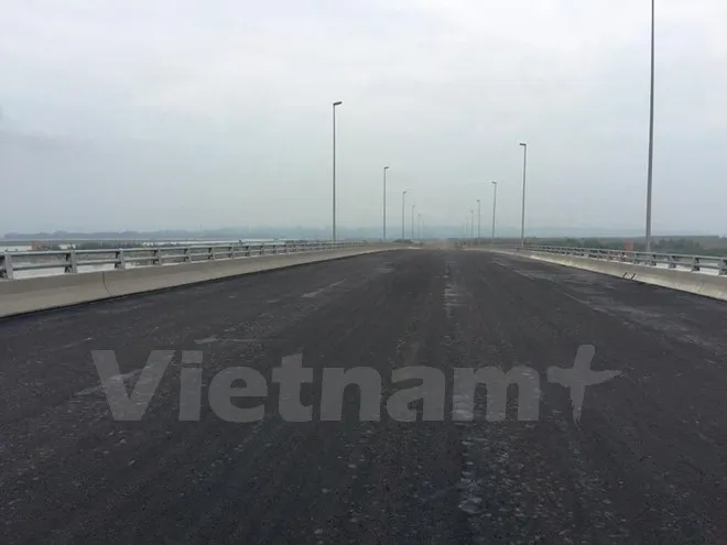 Dự án đường ôtô Tân Vũ-Lạch Huyện đang hoàn thiện nốt các hạng mục cuối cùng để thông xe và đưa vào khai thác. 