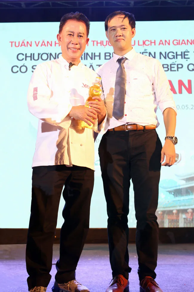 Tận tụy chinh phục niềm tin ảnh 2