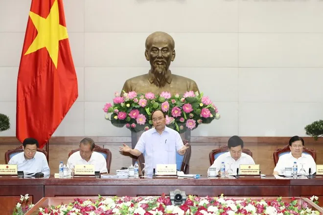 Thủ tướng Nguyễn Xuân Phúc chủ trì Phiên họp Thường trực Chính phủ bàn về các giải pháp thúc đẩy tăng trưởng năm 2017. 