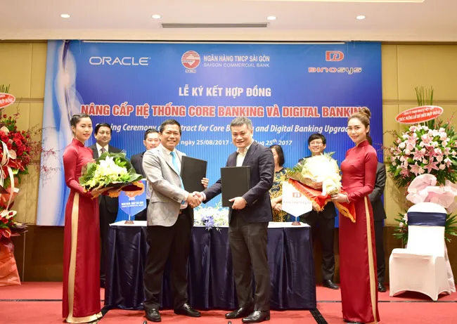 Đại diện SCB và Công ty Dinosys ký kết hợp đồng nâng cấp hệ thống Core Baking và Digital Banking của Oracle 