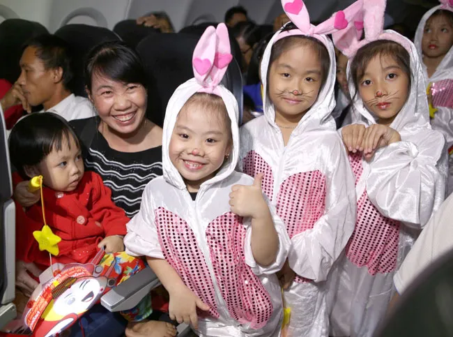 Hành khách nhí đáng yêu mùa trung thu Vietjet ảnh 9