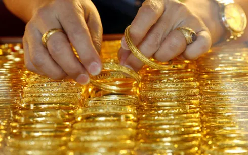 Giá vàng bật tăng mạnh trong ngày 20/10