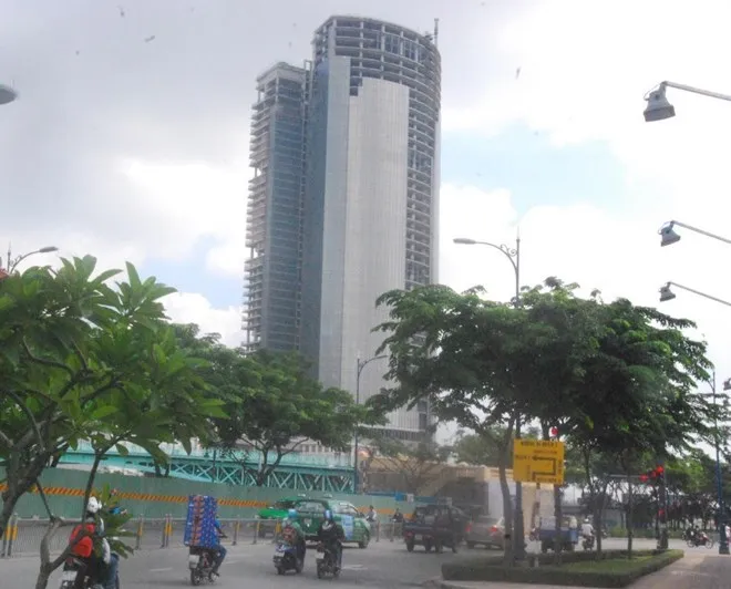 Dự án cao ốc Cao ốc phức hợp Sài Gòn M&C nợ ngân hàng hơn 7.000 tỷ đồng từ lâu không trả nay VAMC thu giữ TSBĐ theo Nghị quyết 42 về thí điểm xử lý nợ xấu. Ảnh: Đình Du