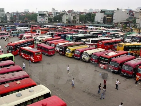 Hà Nội: 400 xe vi phạm giao thông chưa nộp phù hiệu bị thu hồi