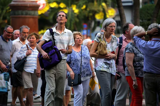 Du khách nước ngoài tham quan tại TP.HCM