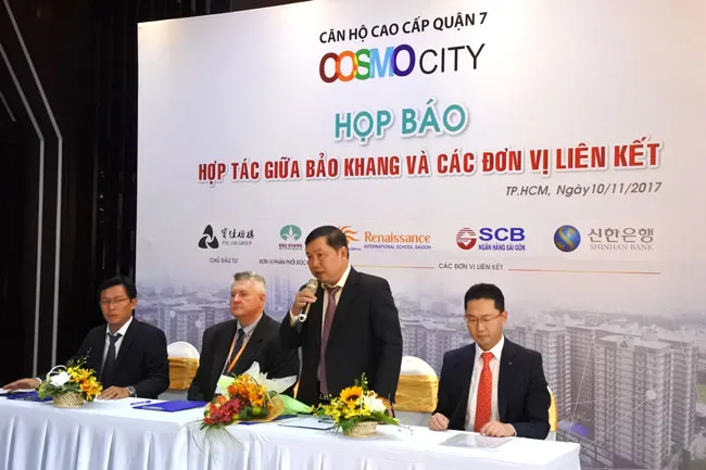 Ô.Bùi Anh Dũng- GD SCB Bến Thành phát biểu trong buổi họp báo
