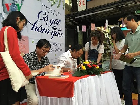 Những buổi ra mắt sách của nhà văn Nguyễn Nhật Ánh trên Đường sách TPHCM đã thu hút đông đảo học sinh sinh viên