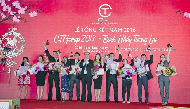 C.T Group đón nhận Huân chương Lao động hạng Nhì tại Lễ tổng kết 2017 ảnh 1