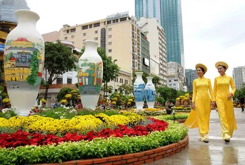 Cấm lưu thông trên đường Nguyễn Huệ