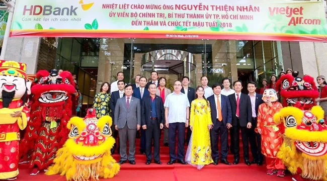 Bí thư Thành ủy TPHCM Nguyễn Thiện Nhân thăm, gặp gỡ cán bộ, nhân viên (HDBank và Vietjet. 