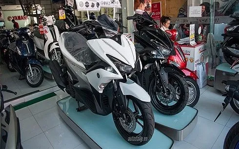 Thí điểm khai, nộp lệ phí trước bạ qua mạng với ô tô, xe máy