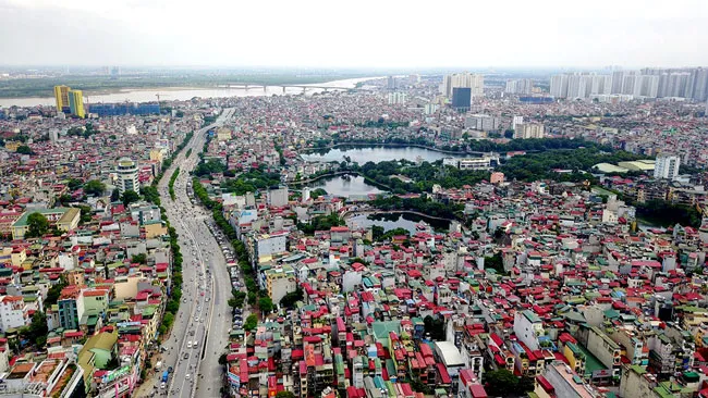 Mặt tiền nhiều thành phố bị băm nát bởi tình trạng chia lô, nhà ống dày đặc.