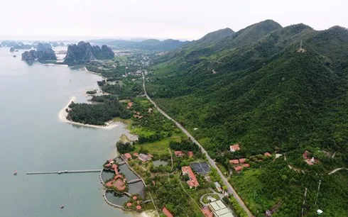 Do chưa quyết liệt trong xử lý vi phạm, tình trạng chuyển nhượng "ngầm", lấn chiếm, mua bán đất trái phép tại Vân Đồn, Bắc Vân Phong và Phú Quốc vẫn còn diễn biến phức tạp. (Ảnh minh họa: KT)