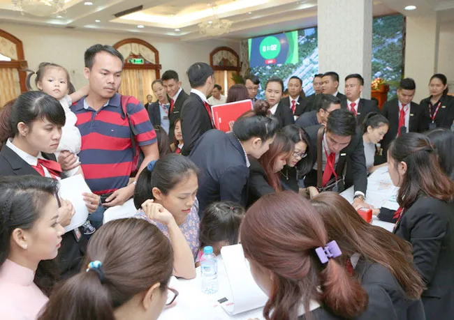 Giá chênh lệch 15-30%, nhà ở ven sông hồ vẫn hút khách ảnh 1