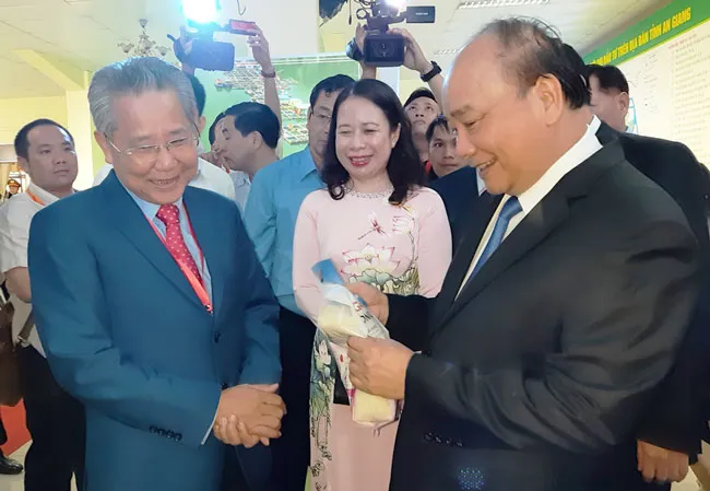 Thủ tướng Nguyễn Xuân Phúc dự hội nghị xúc tiến đầu tư An Giang ảnh 1