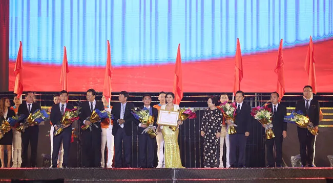 Dấu son 10 năm Kim Oanh Real ảnh 2