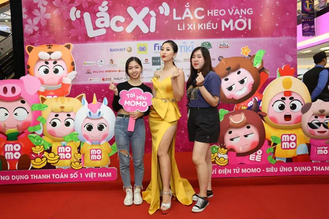 Đếm ngược đồng hồ, chờ đón thời khắc giao thừa và lắc heo vàng ảnh 3