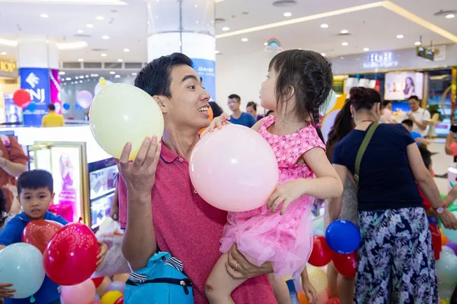 Vincom gửi hàng nghìn “tấm vé trở về tuổi thơ” nhân dịp 1/6 ảnh 1